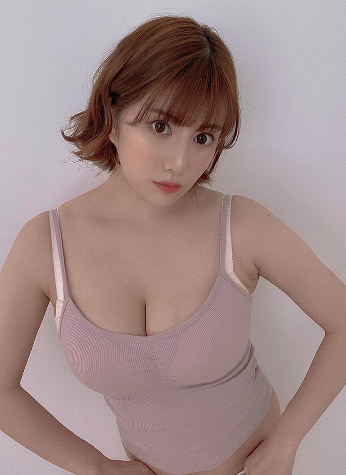 Aka Asuka นางเอก AV หน้าใหม่ โดดเด่นเต็มตา ด้วยไฟหน้า ขนาด คัพ J 4