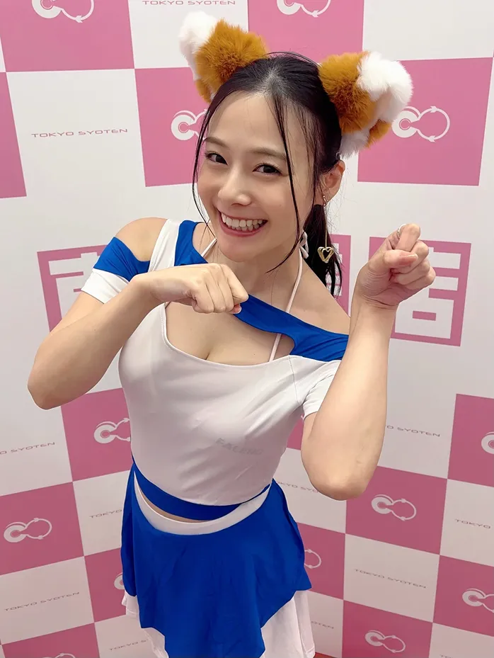 Yoshitaka Nene นักแสดงหนังผู้ใหญ่ ตัวเล็ก ไฟหน้าใหญ่ เสียงดี 50