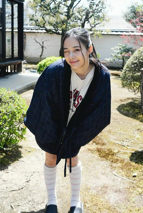 Yoshitaka Nene นักแสดงหนังผู้ใหญ่ ตัวเล็ก ไฟหน้าใหญ่ เสียงดี 52