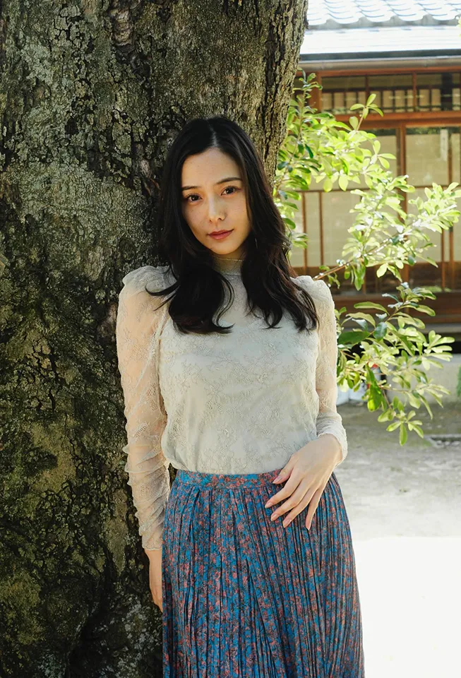 Yoshitaka Nene นักแสดงหนังผู้ใหญ่ ตัวเล็ก ไฟหน้าใหญ่ เสียงดี 39