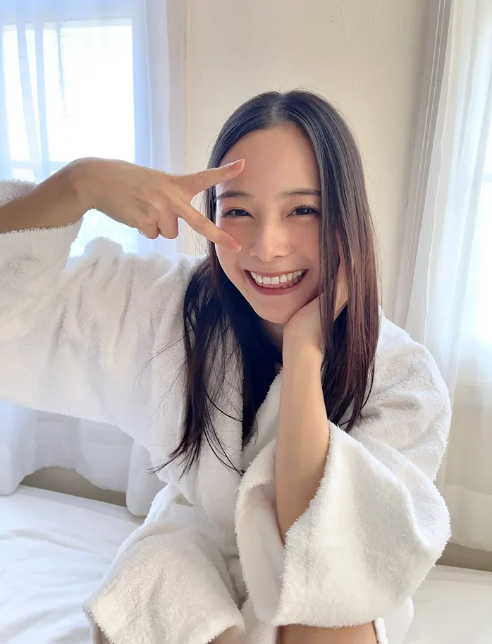 Yoshitaka Nene นักแสดงหนังผู้ใหญ่ ตัวเล็ก ไฟหน้าใหญ่ เสียงดี 45
