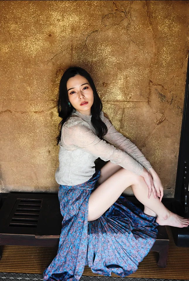 Yoshitaka Nene นักแสดงหนังผู้ใหญ่ ตัวเล็ก ไฟหน้าใหญ่ เสียงดี 46