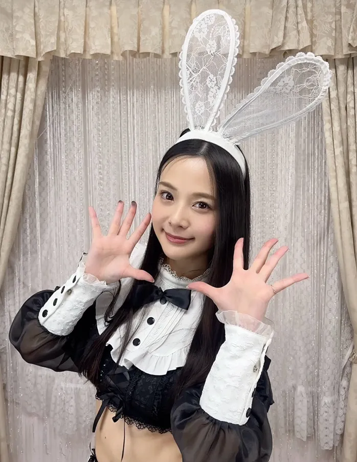 Yoshitaka Nene นักแสดงหนังผู้ใหญ่ ตัวเล็ก ไฟหน้าใหญ่ เสียงดี 3
