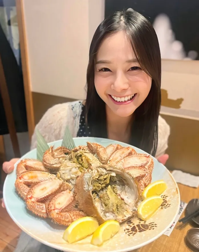 Yoshitaka Nene นักแสดงหนังผู้ใหญ่ ตัวเล็ก ไฟหน้าใหญ่ เสียงดี 13